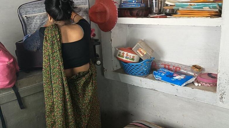 Pyaripooja22: Svägerska öppnade resväskan efter att ha kommit från sitt moderhem och...