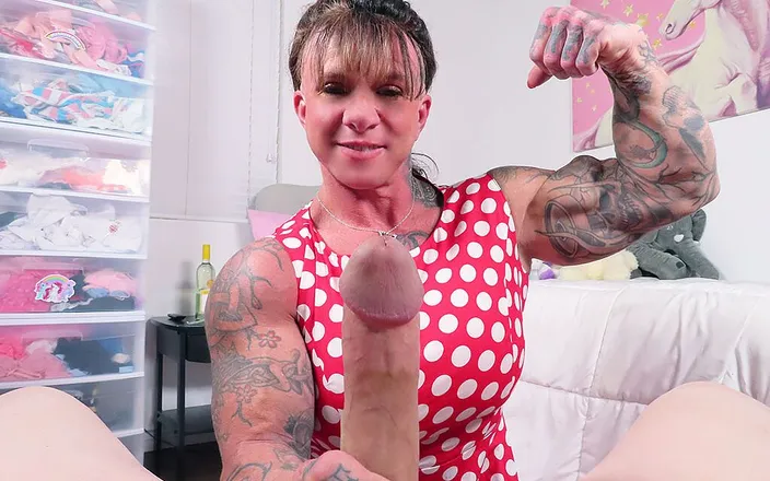 Pure Media Enterprises: Suburban Muscle MILF Loves Big Dicks