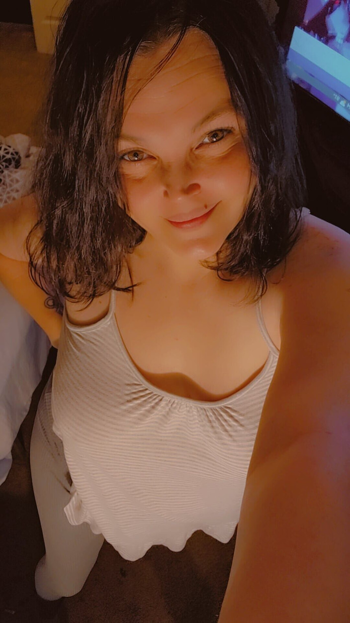 Andypandysweetascandy: Follando mi consolador con mi jugoso coño apretado y húmedo