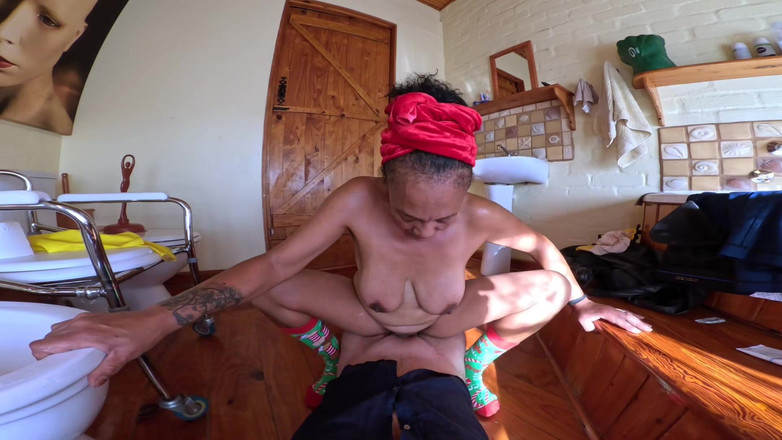 Twisted Nymphs: Кручені німфи - прибиральниця члена - частина 2