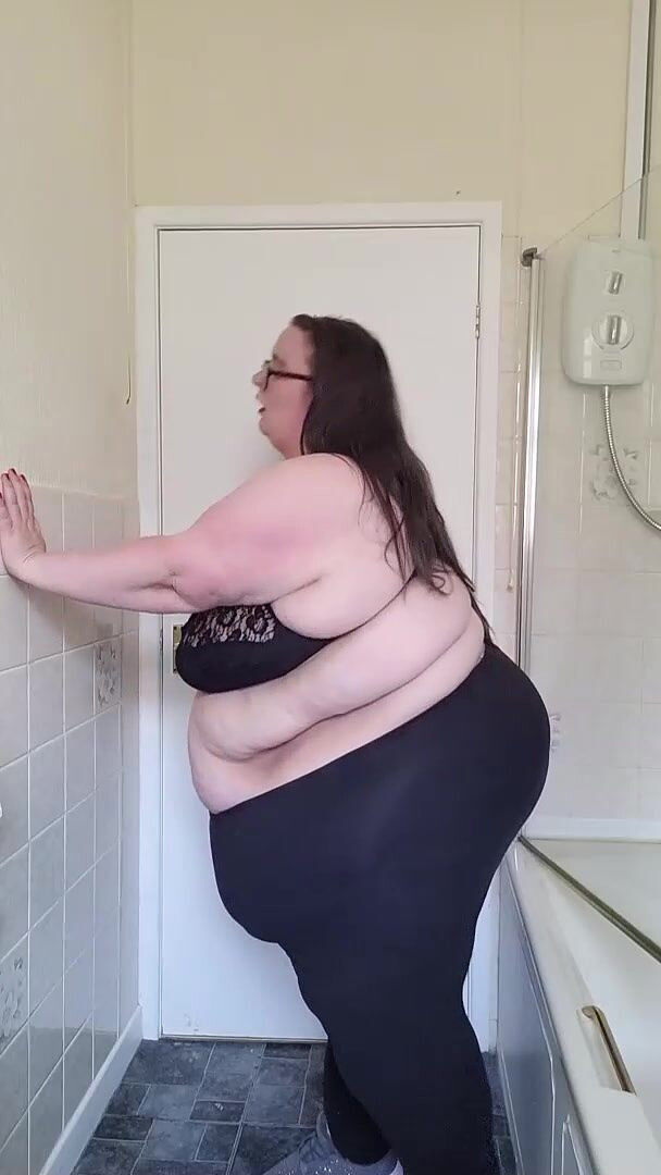 SSBBWLadyBrads: 2부를 따먹는 핫한 소녀 여름