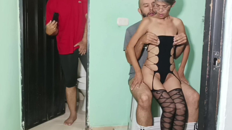 Swingersamateur40: Tôi ghi lại cảnh chị kế của tôi trong khi...