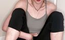 Roxie Madison Kenton 69: Memek sempit tante seksi dengan memek muncrat di balik legging