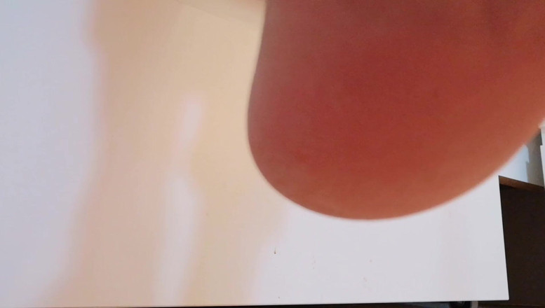 Erotic Tanya: Ayak taburemde osuruyor