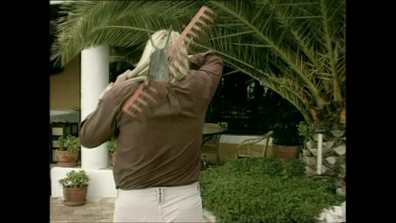 Euro Sluts: İki güzel genç kız önce mastürbasyon yapıyor sonra sikiliyor ve büyük...