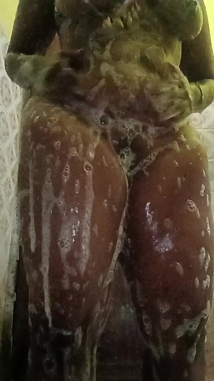 Reshmahotever: Holení kundičky a horké koupání