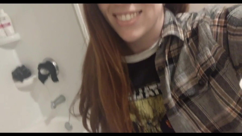 Lily O'Riley: 金色的亲密撒尿汇编