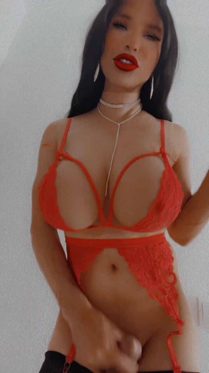 Sissy Slut Brianna: 調べてみようか...?それとも、あなたが身をよじってうめくまで懇願させようか?