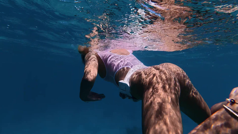CamSoda: Big Ass Beauty Kayci Kaylani Nude Underwater Diving and Masturbation