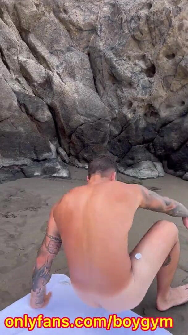 BoyGym: 在海滩上寻找乐趣