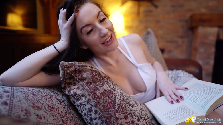 DownblouseJerk: Sophia Smith - am wochenende mit ein und über 2000