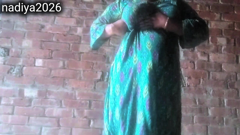 nadiya2026: Indiancă desi obraznică