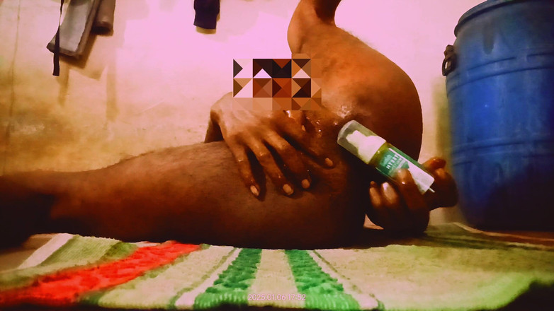 Hand sex: Если кто-нибудь хочет трахнуть меня, дай мне свой номер мобильного.