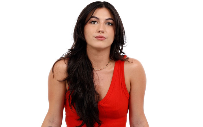 Net Video Girls: 집을 사려고 옆구리를 찾으려는 핫한 접수원