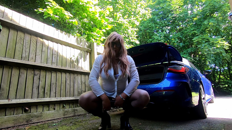 Kellycd2022: アマチュア女装者 Kellycd2022 セクシーな熟女 ブーツ シームレス パンスト Minxys ショートスカート