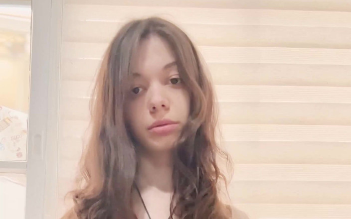 Dolls Cult: Udělám tě super nadrženou s tímto smyslným a sexy striptýzem !!