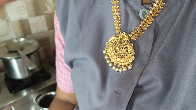 Pushpa studio: 大学生バイラル動画