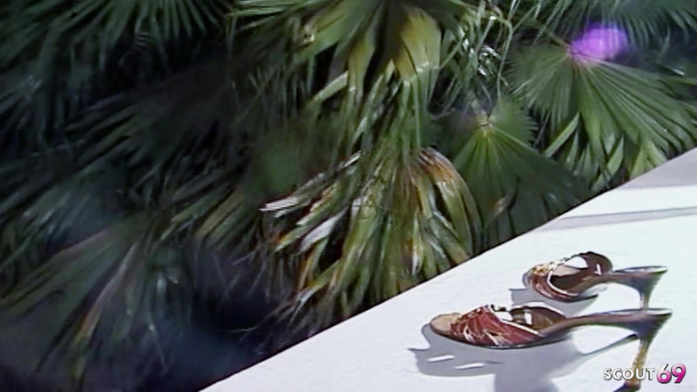 Shemale TS Collection: Büyük memeli latin travesti garip adamlarla balkonda yakalandı