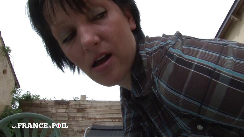 La France a Poil: Profesoara matură își oferă curul pentru motivație