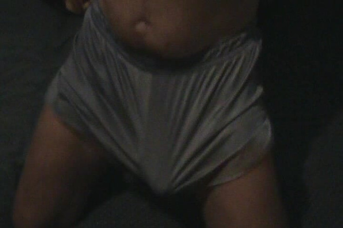 Hugecockblondie: 내 거대한 자지를 파란색 나일론 반바지에 자위해.