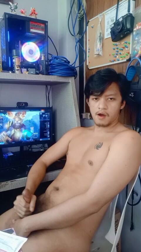 Rent A Gay Productions: Hot Pinoy Boy Taste Himself