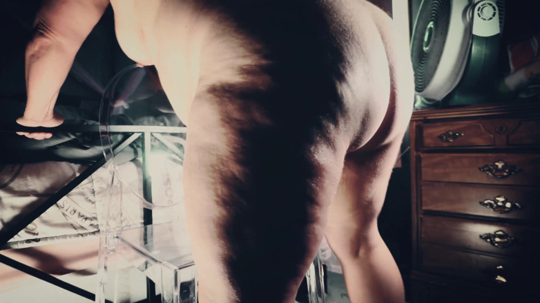 SexyNEBBW: Cadeira gordinha balançando o cu