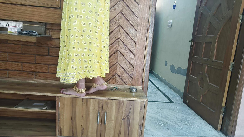 Saarabhabhi6: Malkin nokar xxx tuyệt đẹp làm tình với Ovum và xì...