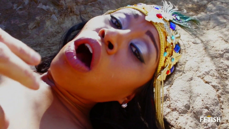 Inter-racial: Pretty ebony gets her pussy rough penetrated outdoor by horny...