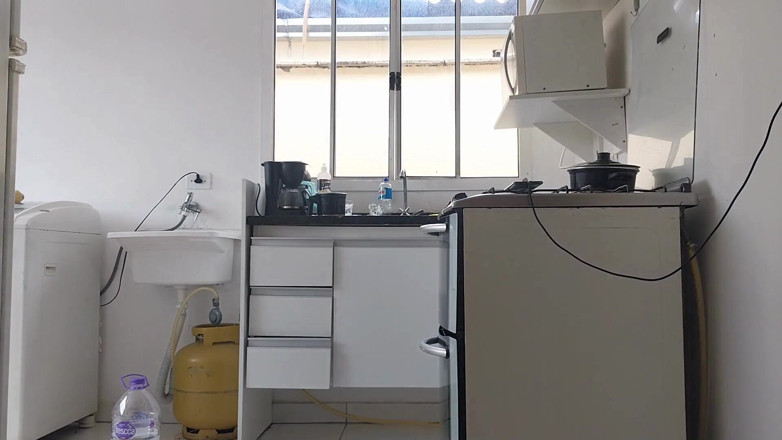 UtopianHumor507: Неслухняна блондинка для сантехніка.