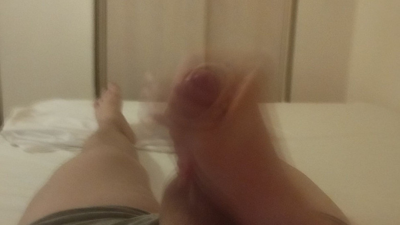 Bayer911: Байер дрочит в домашнем видео