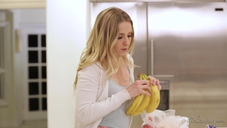 Girlsway: GIRLSWAY - Squirting Stories: Cheaters always squirt