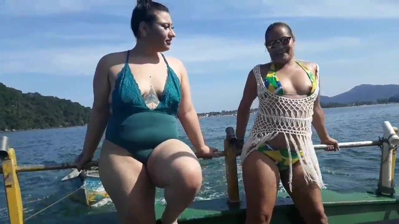 Paty Bumbum: Exhibicionismo En El Barco En Público Con Paty Butt Y...