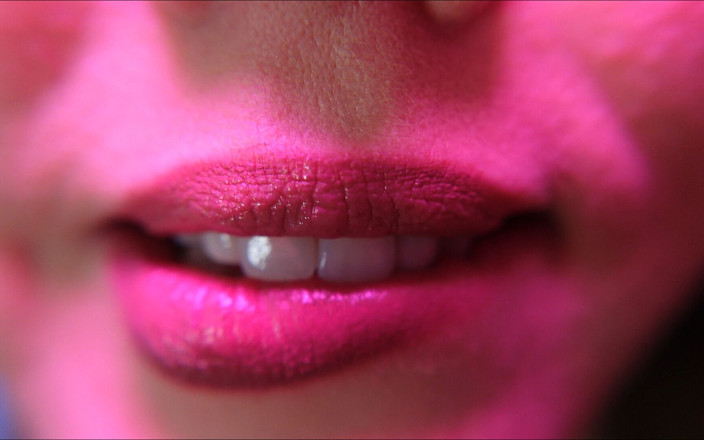 Evelyn Rouge: Giantess Little Man Femdom Sneaker V0re Fetish