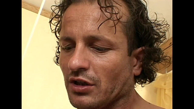 Forte Porno: 最も難しい輪姦!!非常に汚いブロンドの娼婦の濡れた穴のための4つの硬い巨根