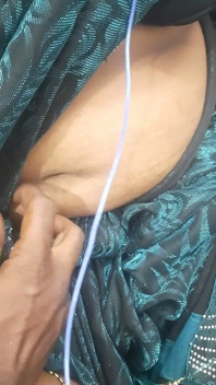 Tamil Hot Saree 2