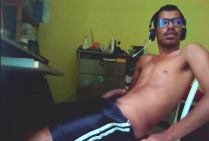 Couple 2 Black: Videoclipul 119 purtând aceste pantaloni scurți mă face tare