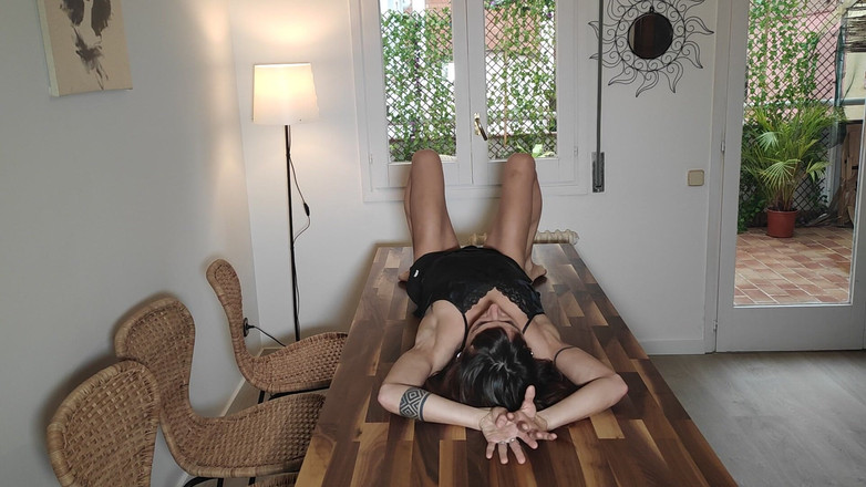 Magia Rosa: Creampie. Essayer la table à la maison. Complet.