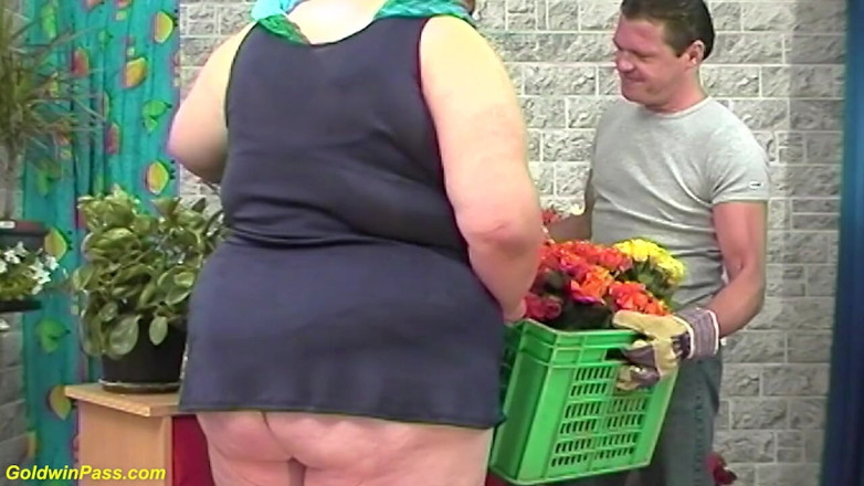 Goldwin pass: Big boob extreme fat BBW milf enjoys a wild fuck