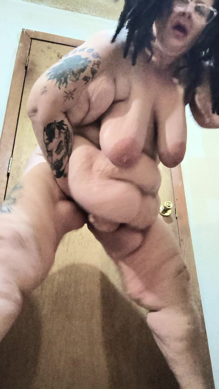 HerculesnVENUS: Memek cewek ini dientot habis-habisan sampai dicrot di dalam!