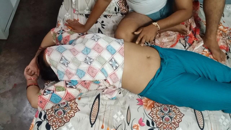 Manjushukla: La nuova calda e sexy bhabhi sta scopando