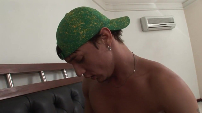 Gay 4 Pleasure: Sexy dude with sports cap rammed on the bed