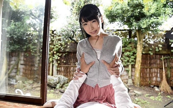 JAV hornyVR: Mengusik Di bawah Skirt dan Muffled Merintih... Ghairah mentah berisiko...