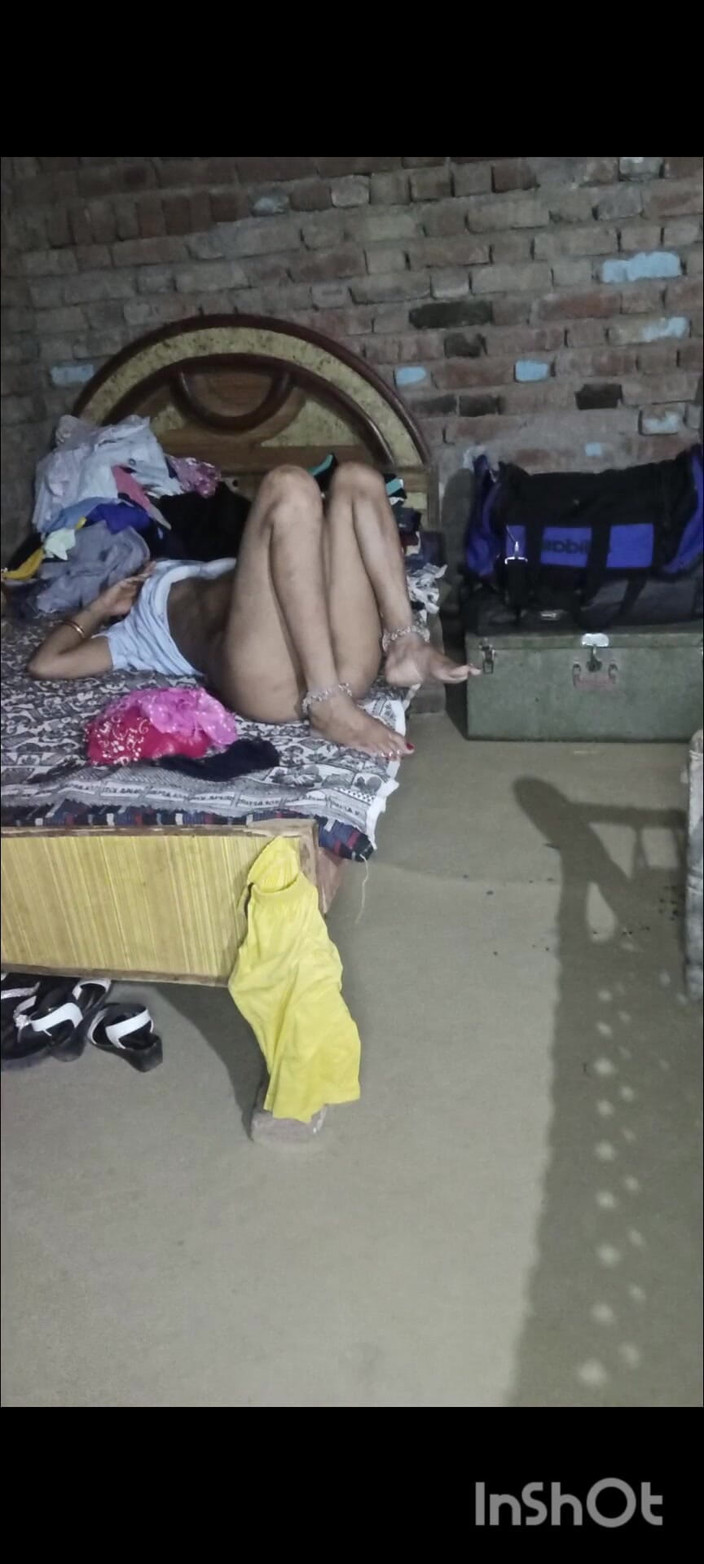 Nightqueen---7838: Bhabhi ji mi-a scos-o și a început să o frece și apoi am...