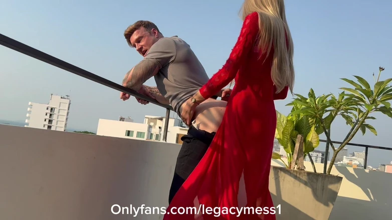 Legacy Mess: Ladyboy tóc vàng cao lớn thống trị và đụ với diễn...