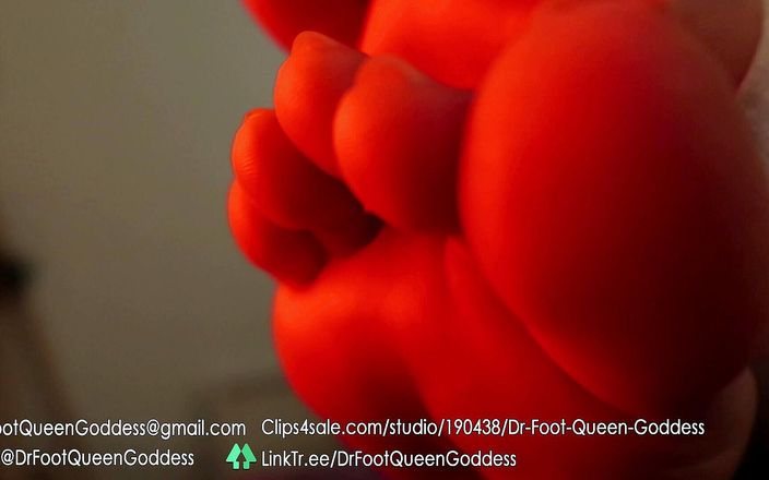 Dr. Foot Queen Goddess: Rote beleuchtete, gefesselte sohlen