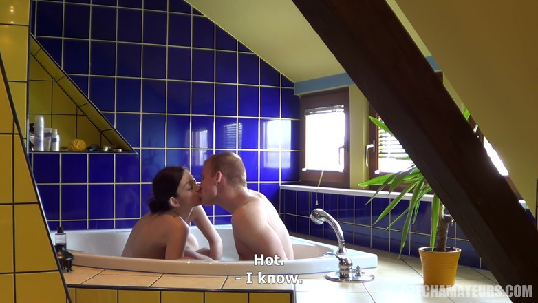 CzechAmateurs: Tcheco amadores 83 casal fode em trem