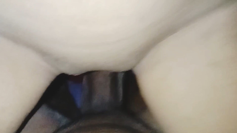 NixLeno: セクシーな義理の妹とのファストタイムセックス、彼女はピンクのマンコがとてもかわいいです