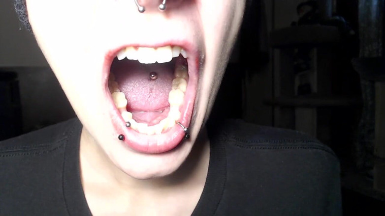 Abby Anna: Deep inside Val's mouth