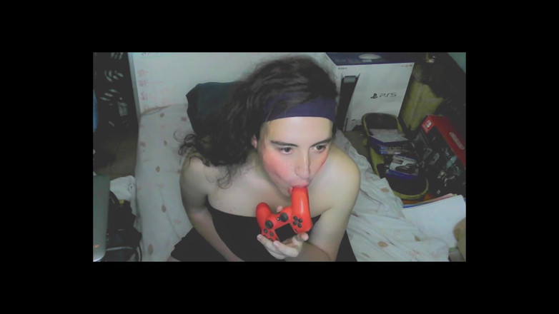 Ruby Stars: Cute cd girl, beautiful eyes and face. Kissing, licking and...