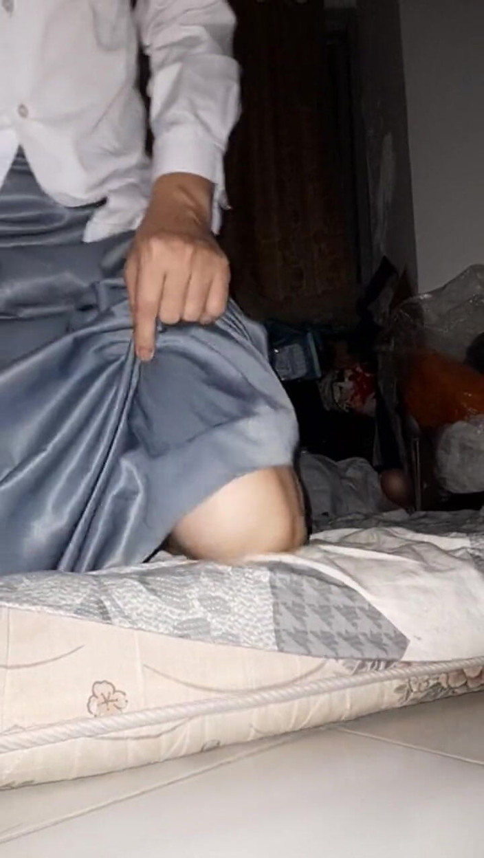 Naomisinka: Üniversite üniforması giyen kız